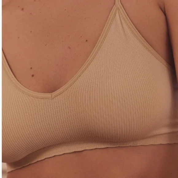 Anthropologie Seamless Ribbed racerback Bralette in Light Sand - Picture 3 of 6